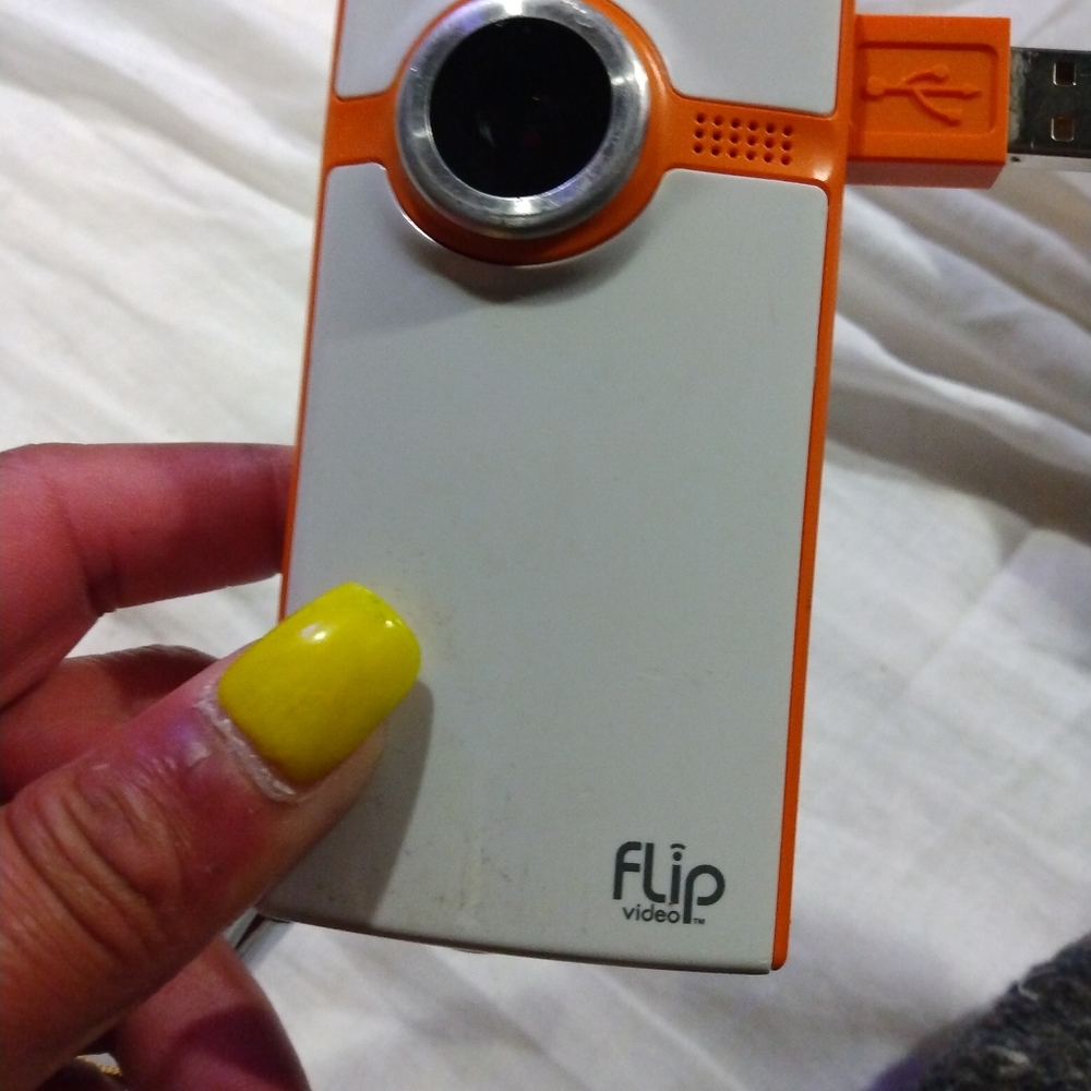 Flip video camera - Picture 7 of 7